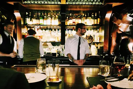 Bartender Waiter Waitress Alcohol Bar and Restaurant Patrons remember how staff handle safety issues